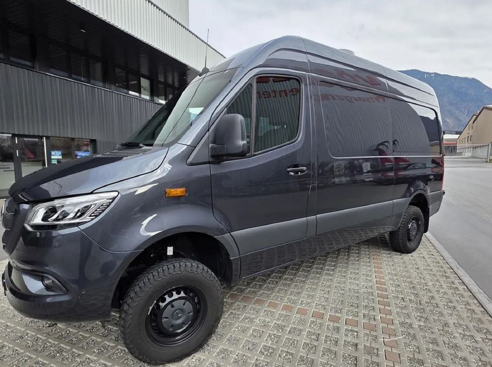 Mercedes Sprinter 319 4x4 Innova Roadtrip 595L