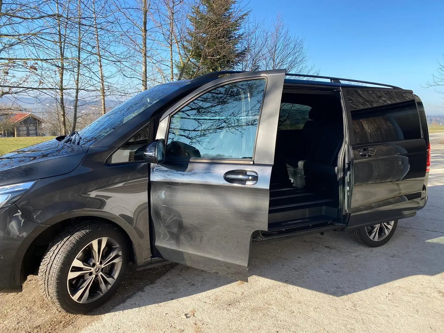 Mercedes-Benz V 300 d lang 4Matic 9G-TRONIC Avantgarde photo 5