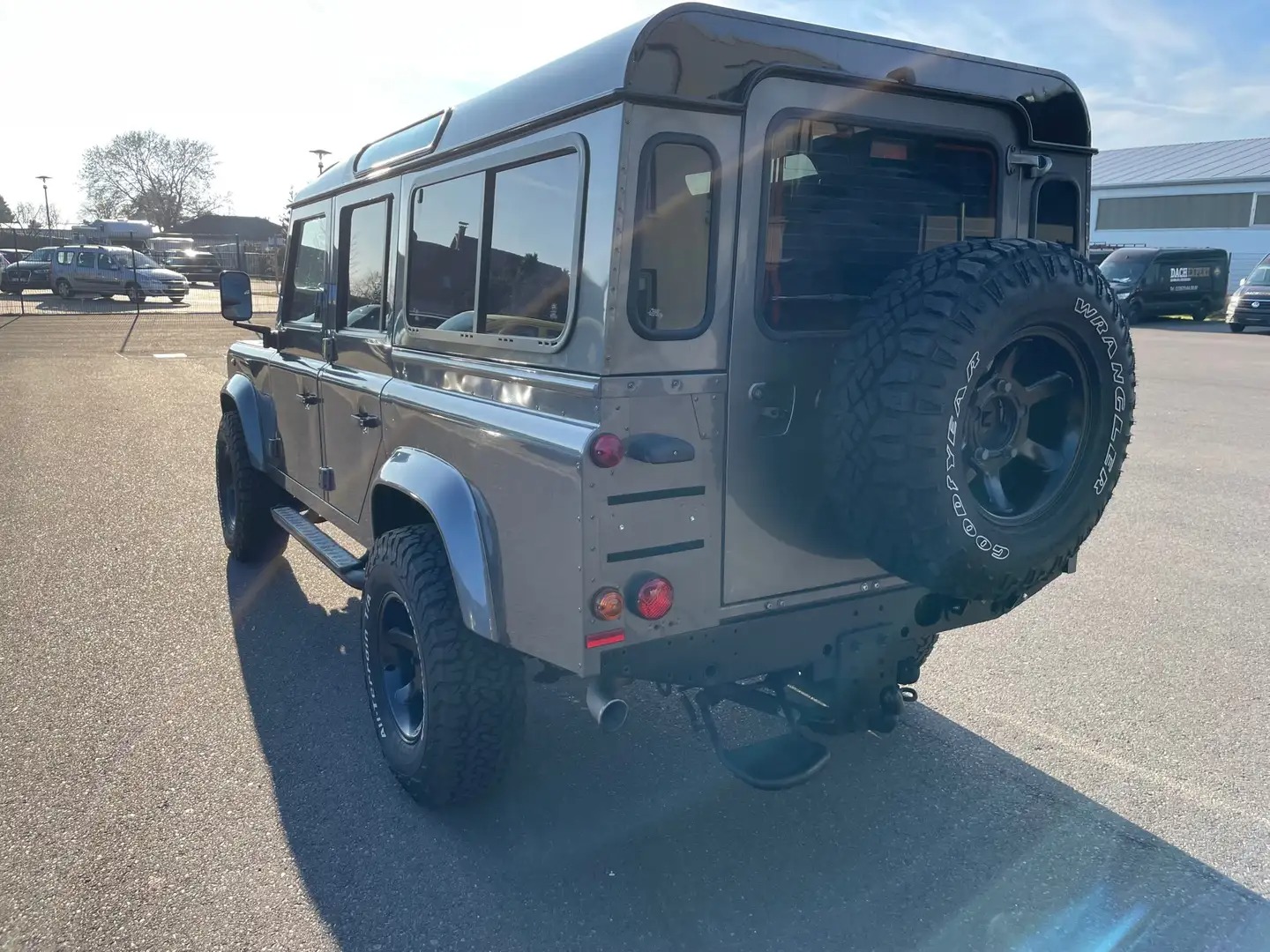 Land Rover Defender 110 DPF Station Wagon LXV photo 5