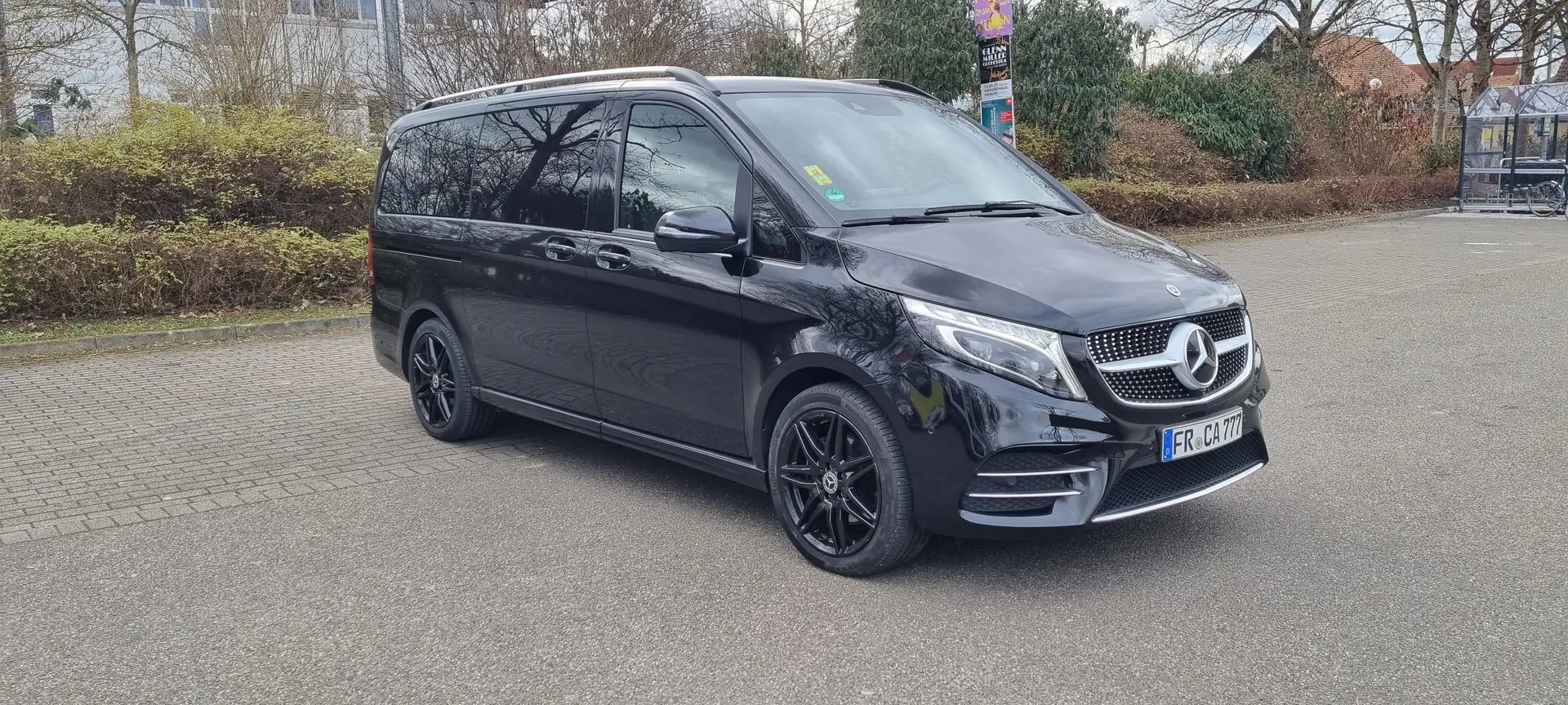 Mercedes-Benz V 300 d Lang 4Matic 9G-TRONIC Edition photo 3