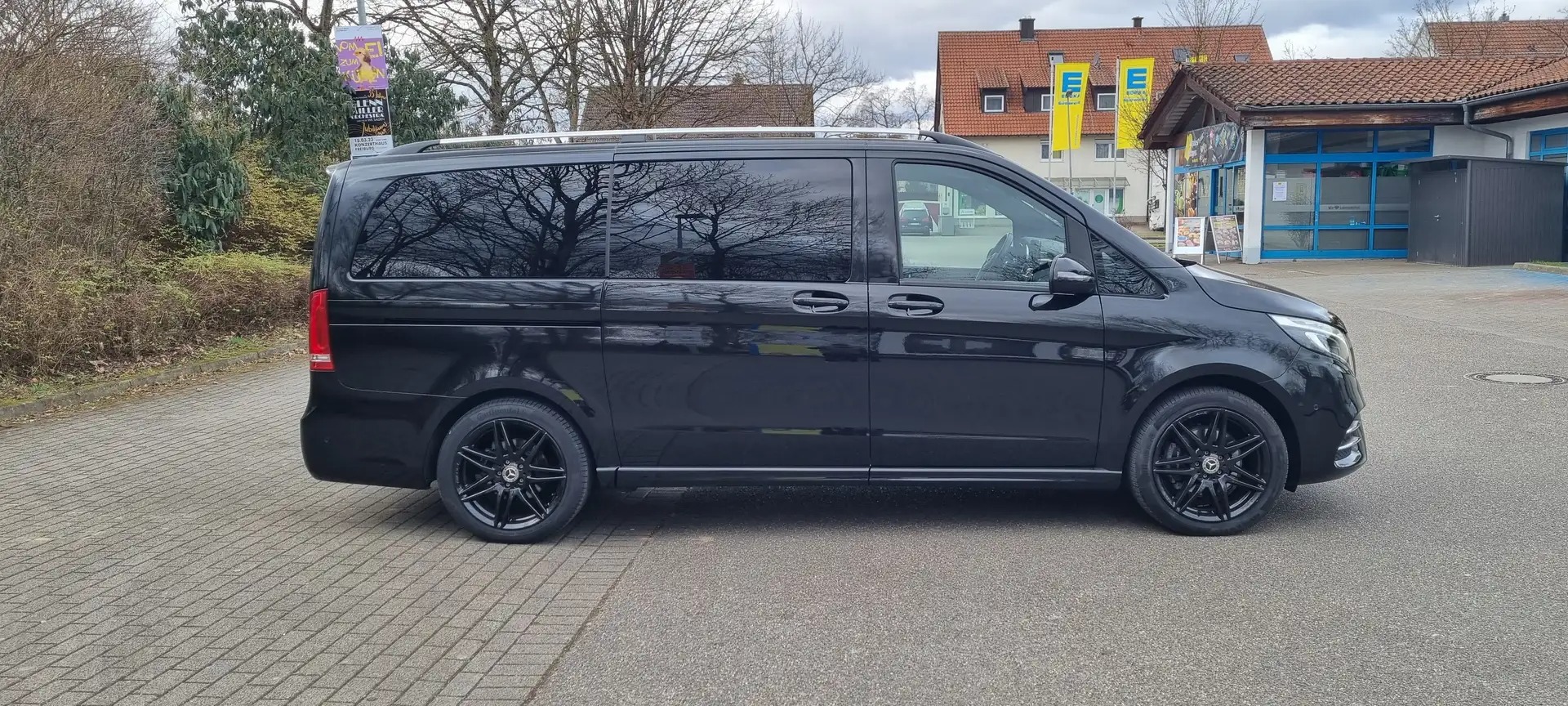 Mercedes-Benz V 300 d Lang 4Matic 9G-TRONIC Edition photo 4