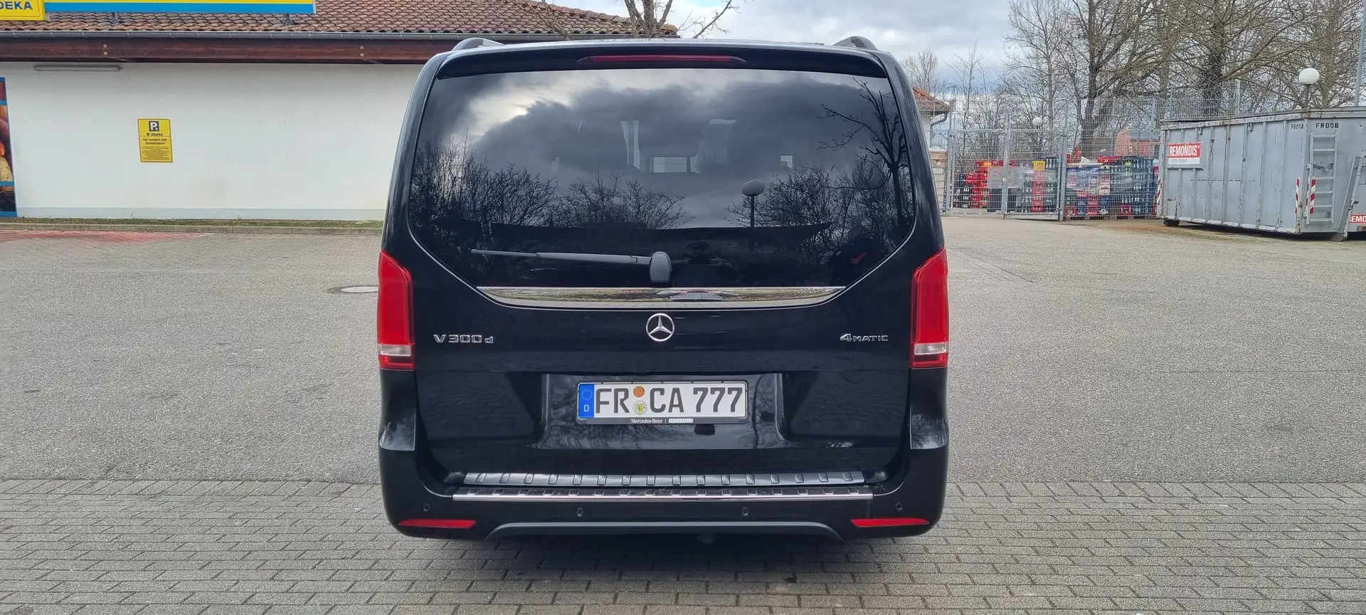 Mercedes-Benz V 300 d Lang 4Matic 9G-TRONIC Edition photo 5