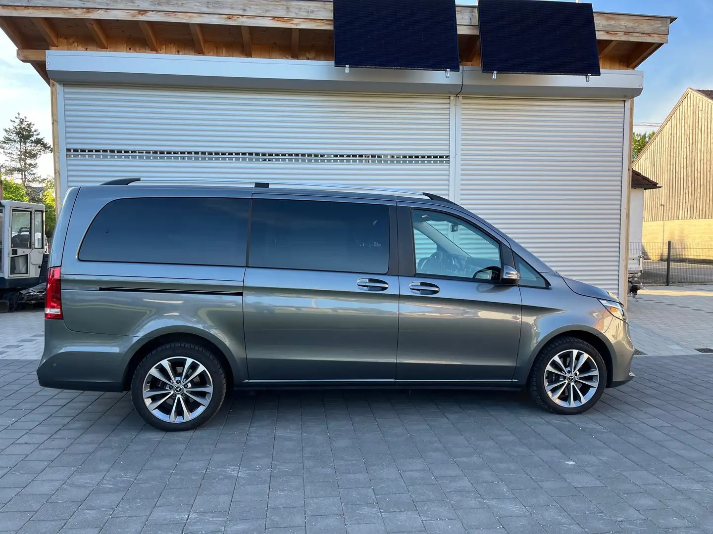 Mercedes-Benz V 250 d Lang 9G-TRONIC Edition photo 3