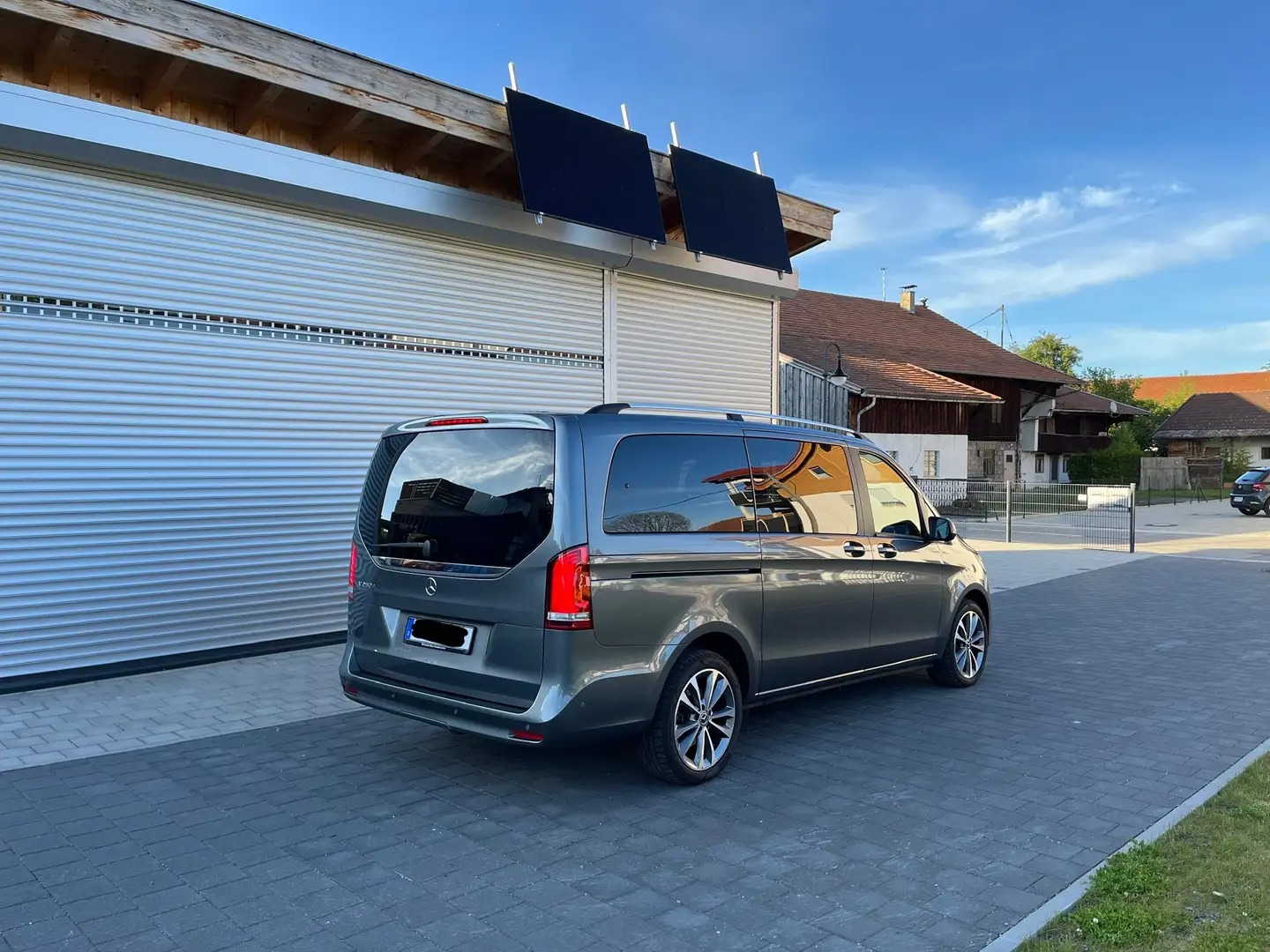 Mercedes-Benz V 250 d Lang 9G-TRONIC Edition photo 4