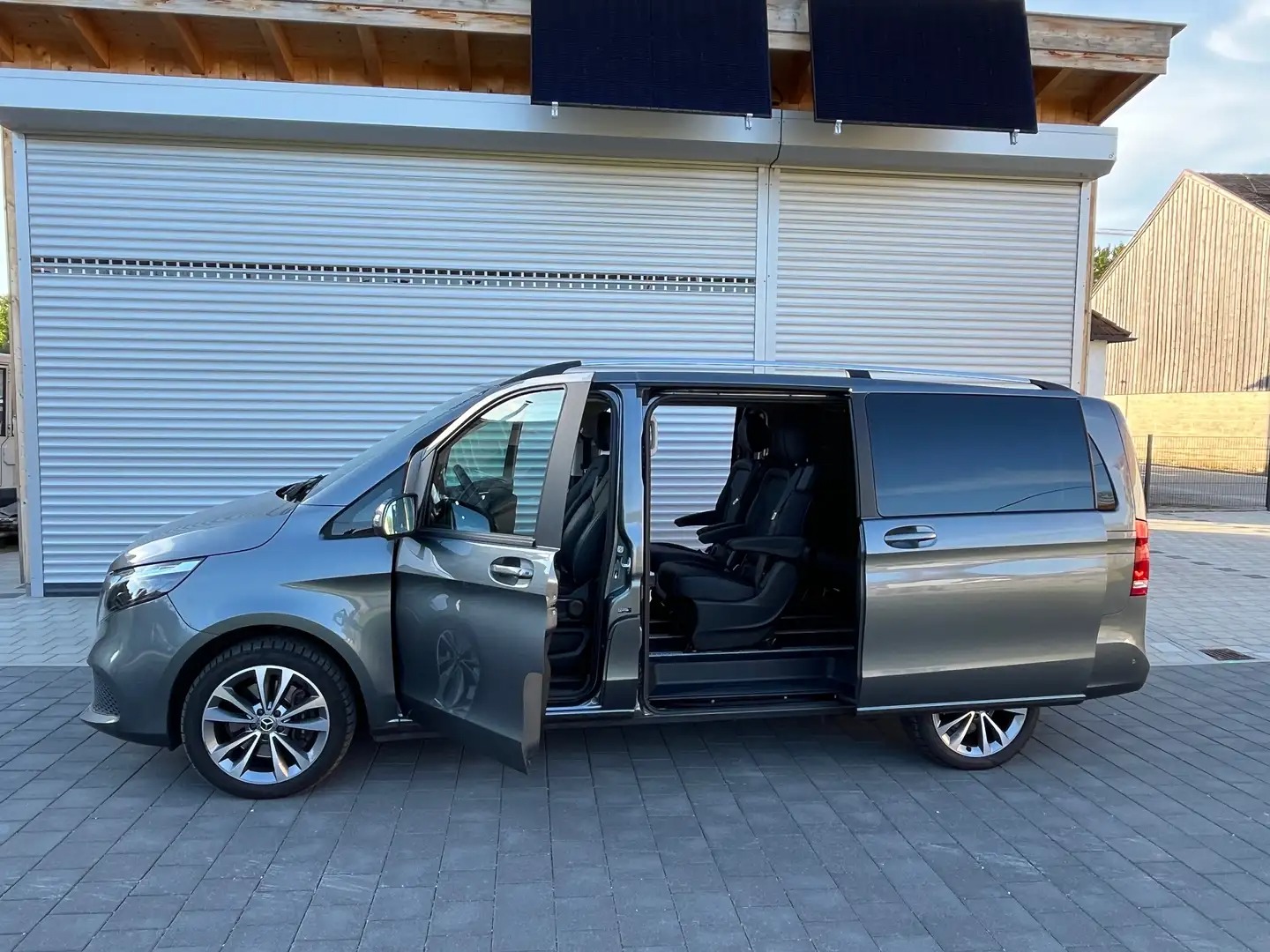 Mercedes-Benz V 250 d Lang 9G-TRONIC Edition photo 5