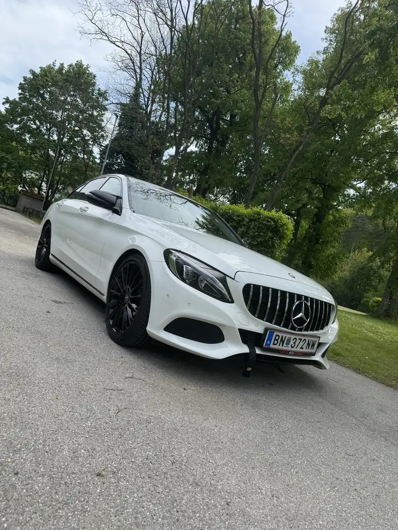 Mercedes-Benz C 220 d 4MATIC AMG Line photo 3