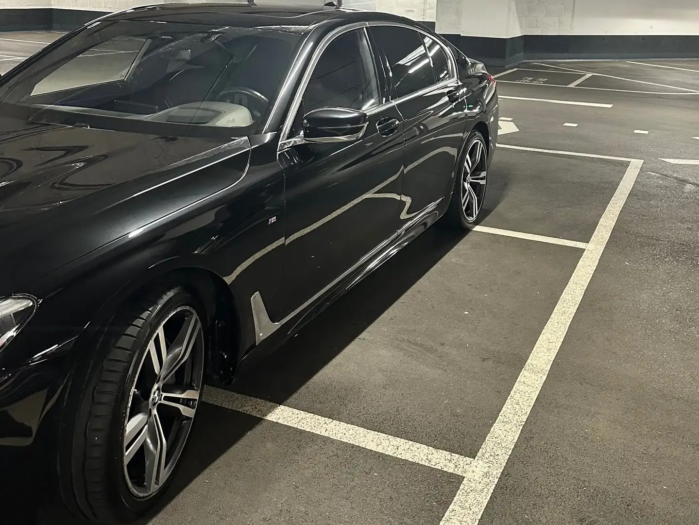 BMW 750 d xDrive M Paket photo 3