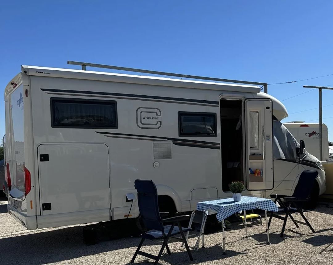 Carthago C-Tourer T 143 LE Mercedes-Benz photo 4