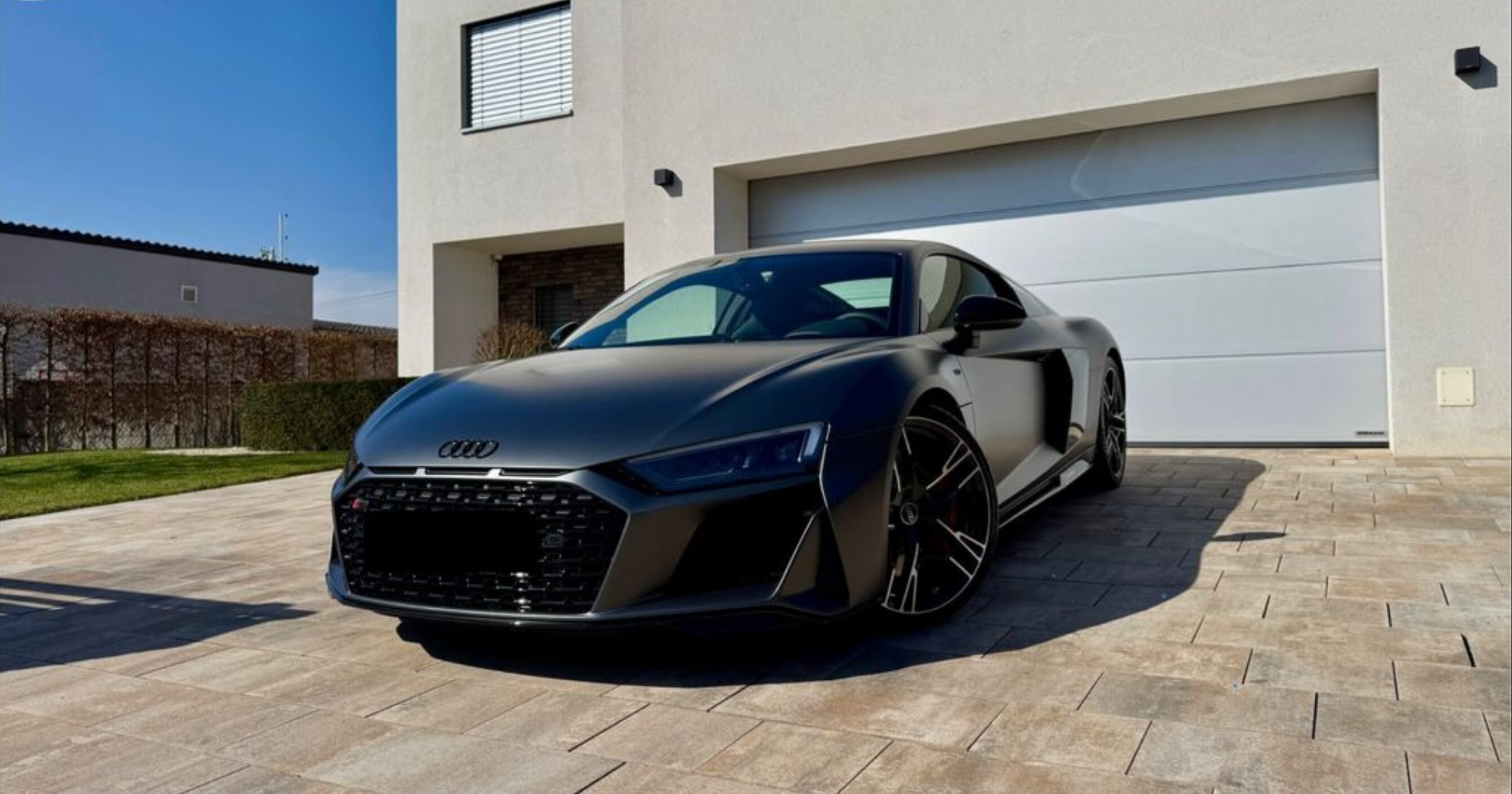 Audi R8 photo 4