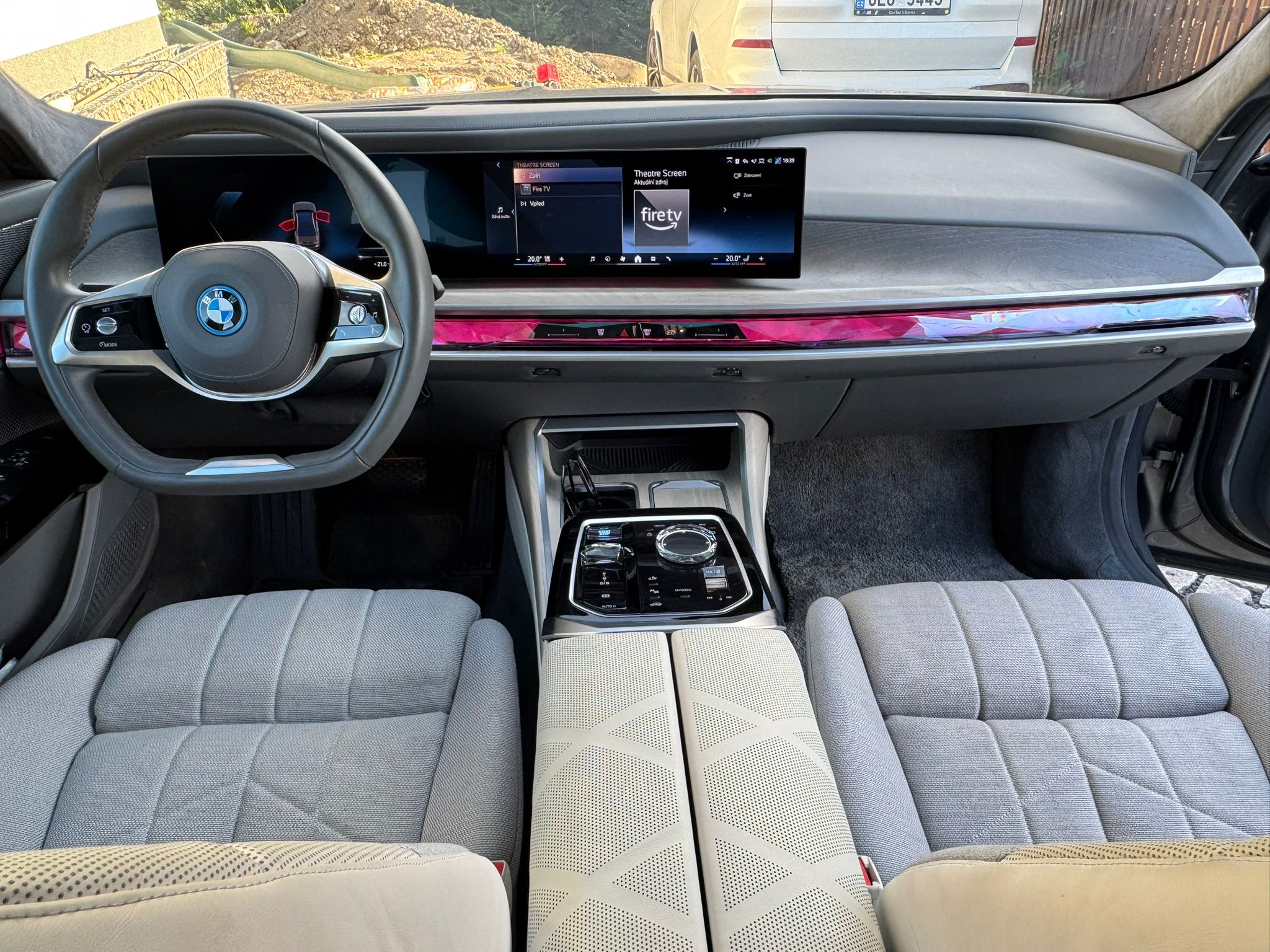 Bmw I7 xDrive photo 4
