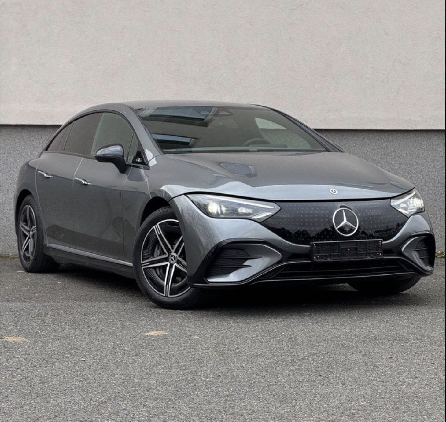Mercedes-Benz EQE 300