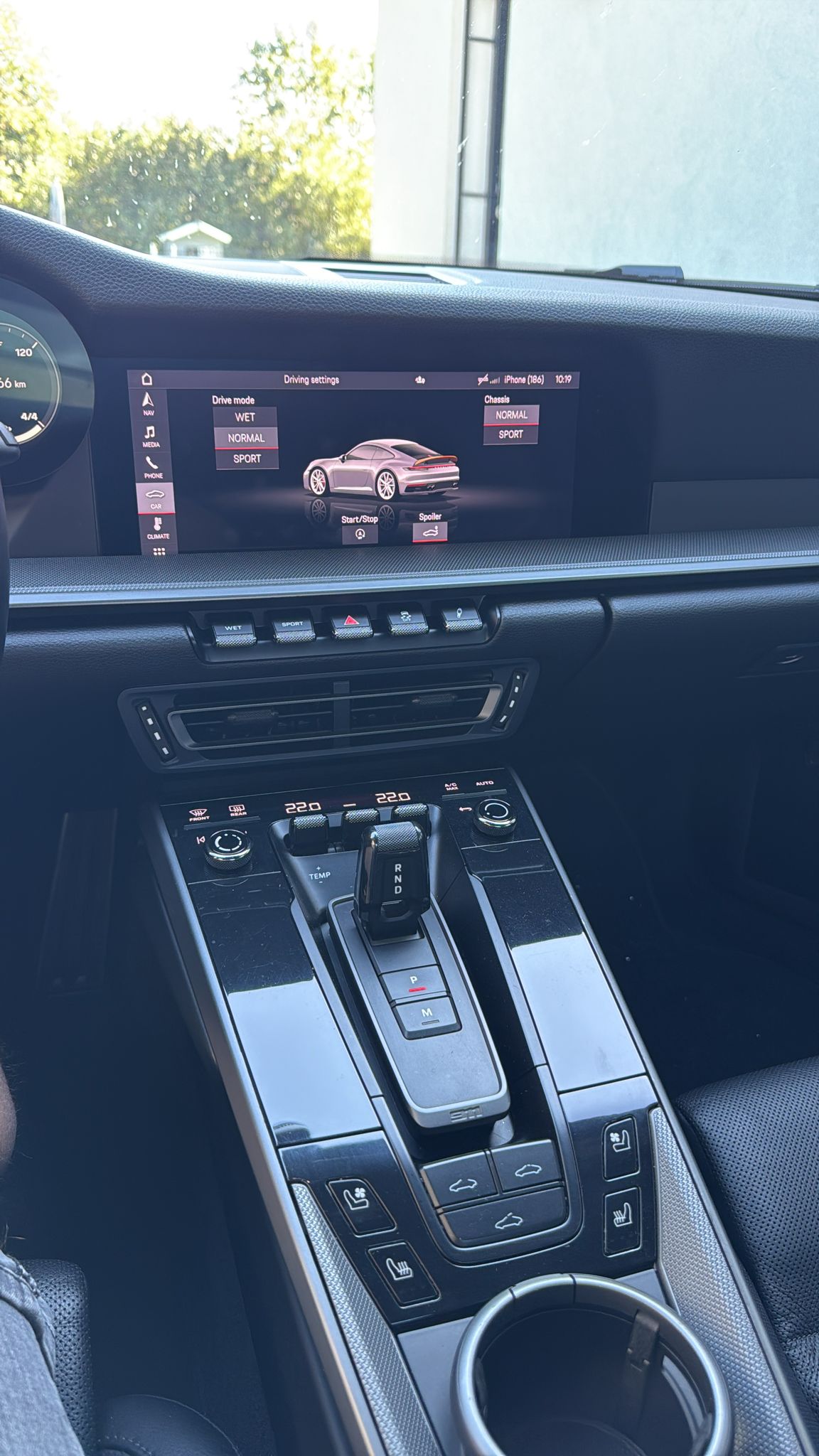 Porsche 911 Carrera 4 photo 3