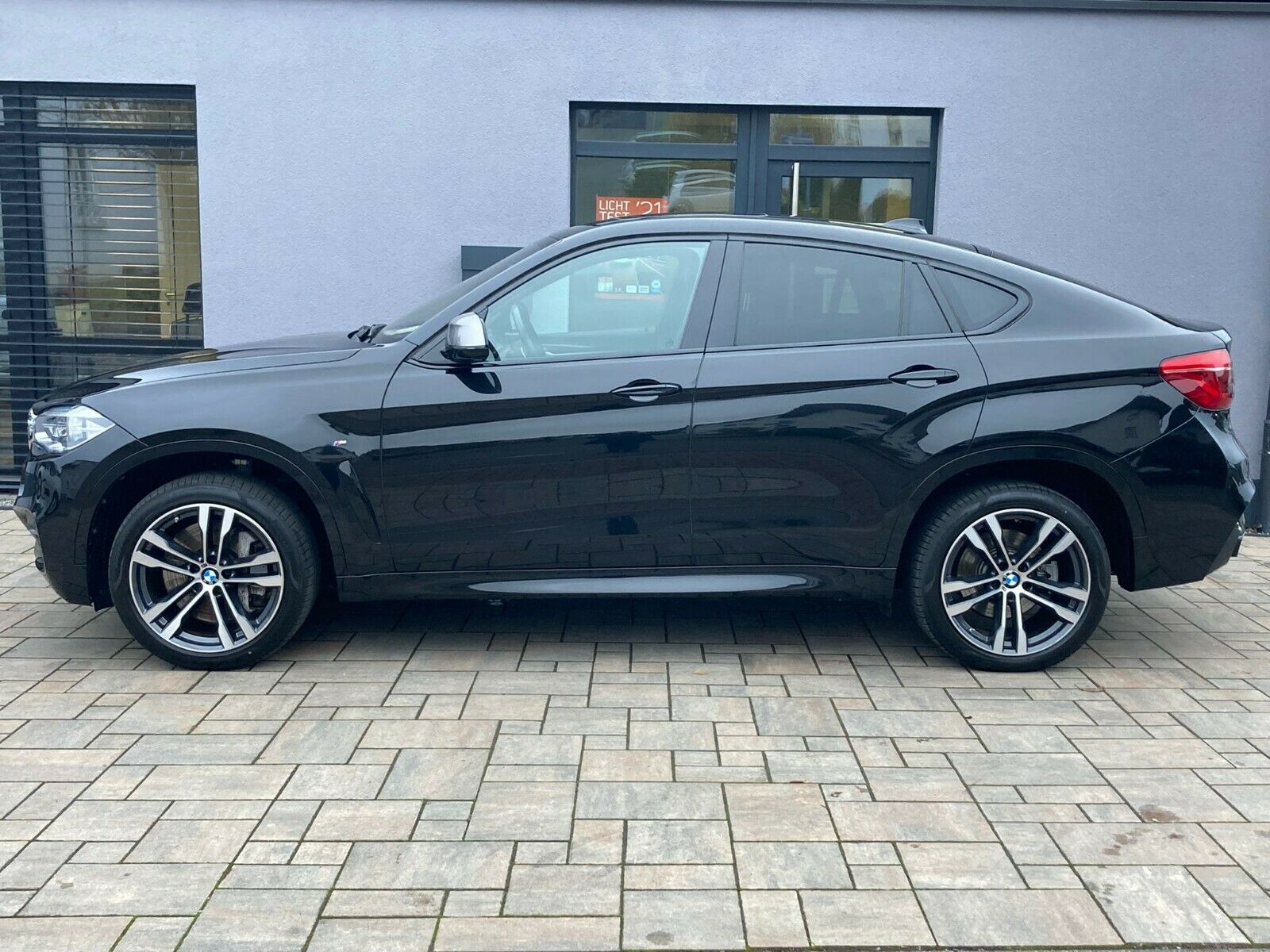 BMW 335d xDrive M-Sport Steptronic photo 3