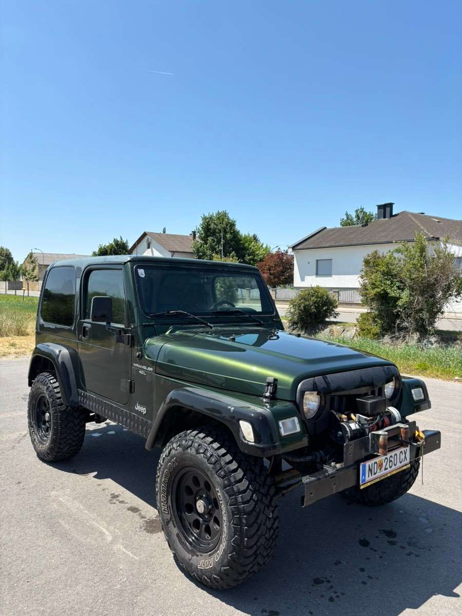Jeep Wrangler photo 4